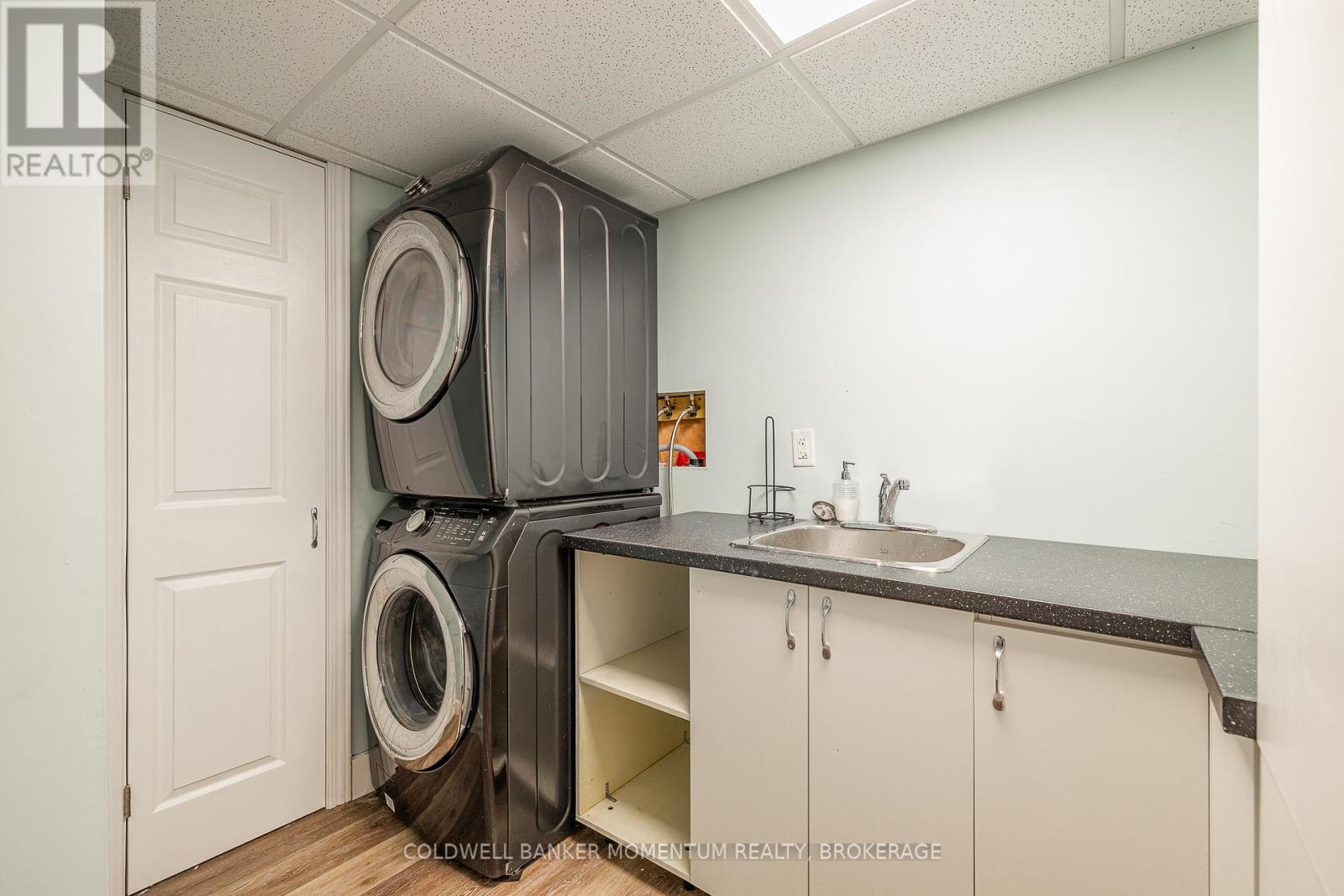 Photo 27 of 348 Cambridge Road W, Fort Erie ON