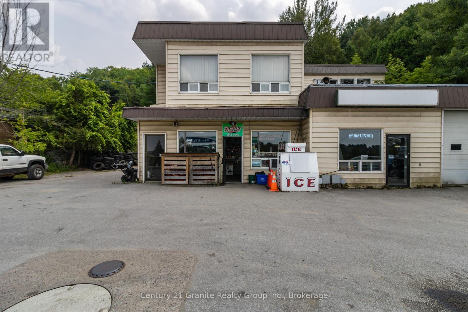 Photo 12 of 42 Highland Street, Dysart Et Al ON
