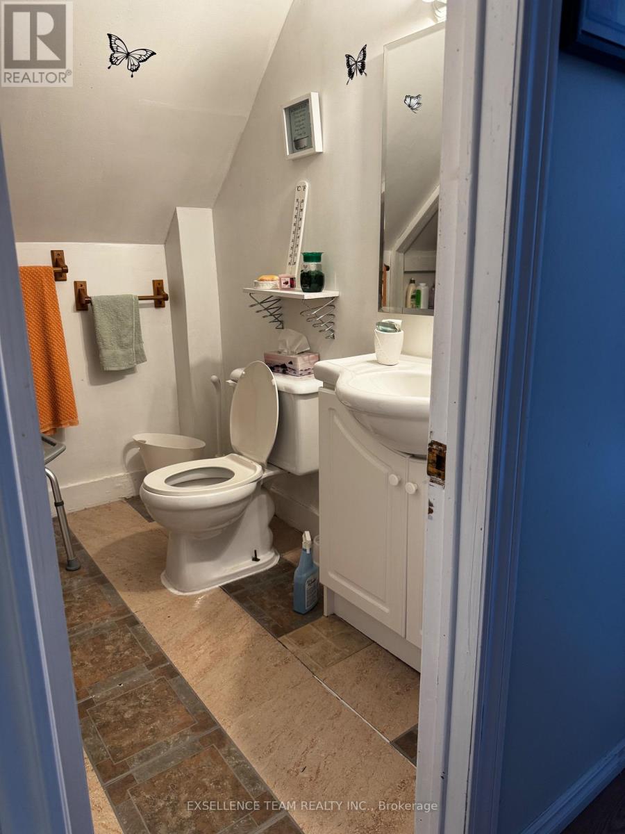 Photo 8 of 302 Seventh Street W, Cornwall ON