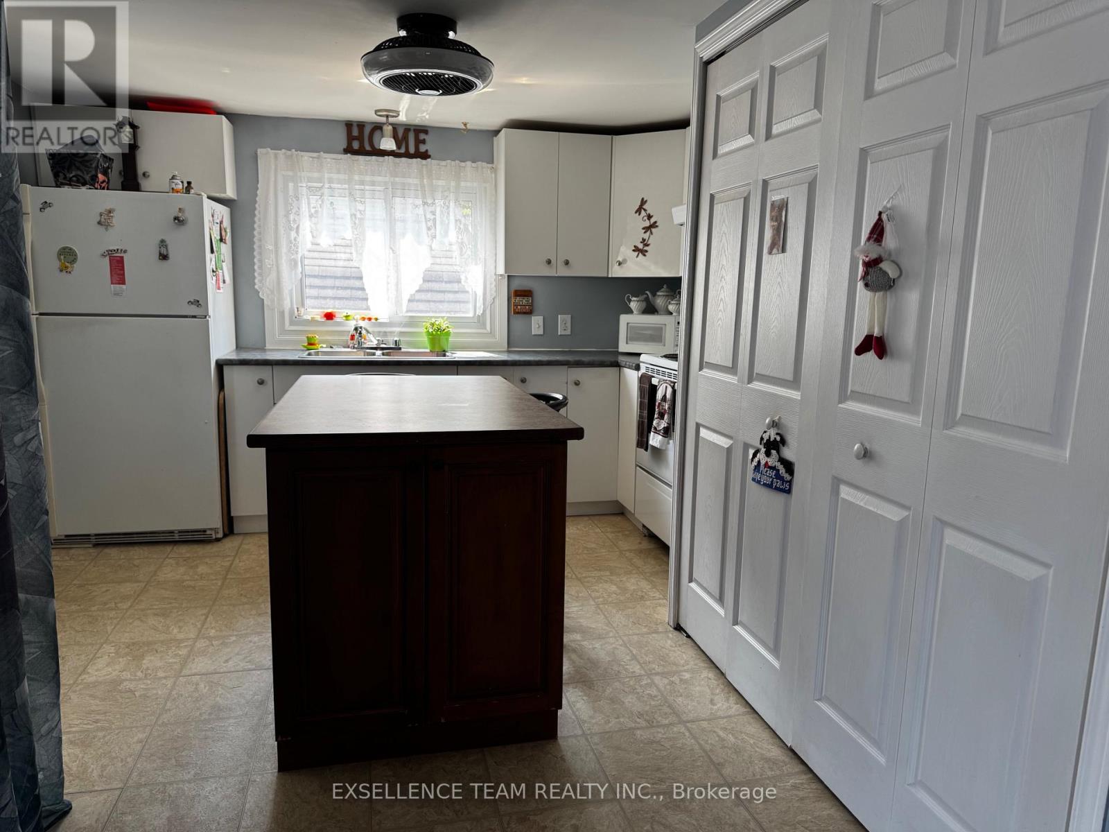 Photo 1 of 302 Seventh Street W, Cornwall ON