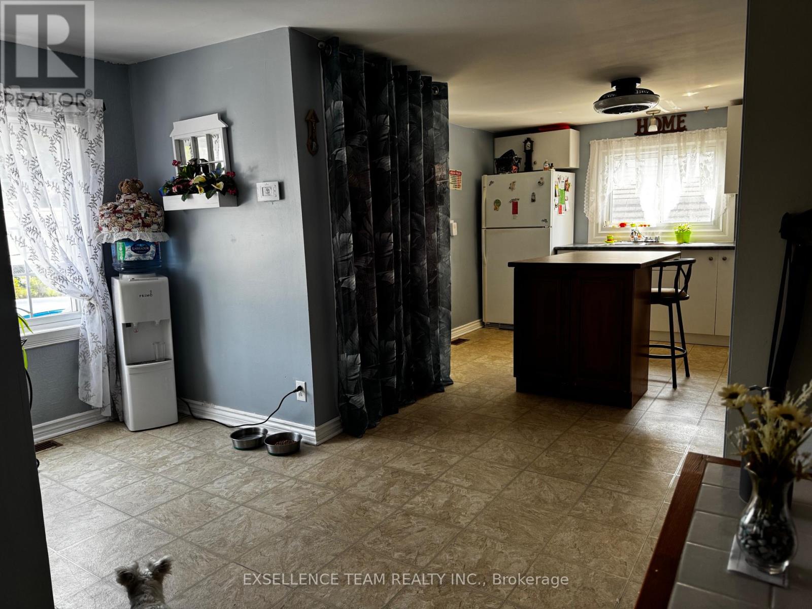 Photo 11 of 302 Seventh Street W, Cornwall ON