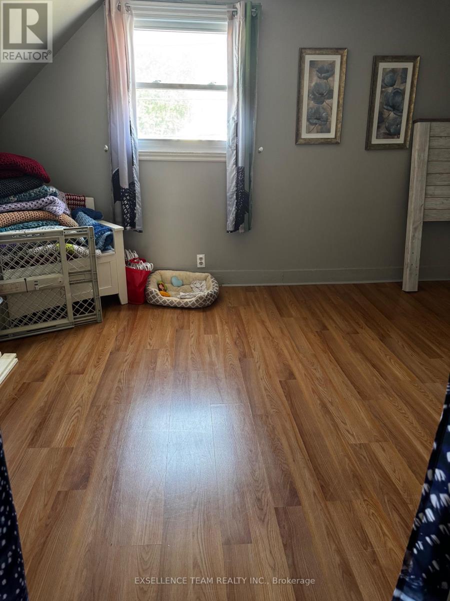 Photo 12 of 302 Seventh Street W, Cornwall ON
