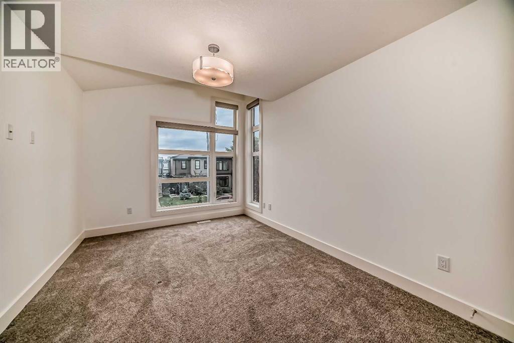 Single Family House for Sale in   Avenue NW Tuxedo Park Calgary 