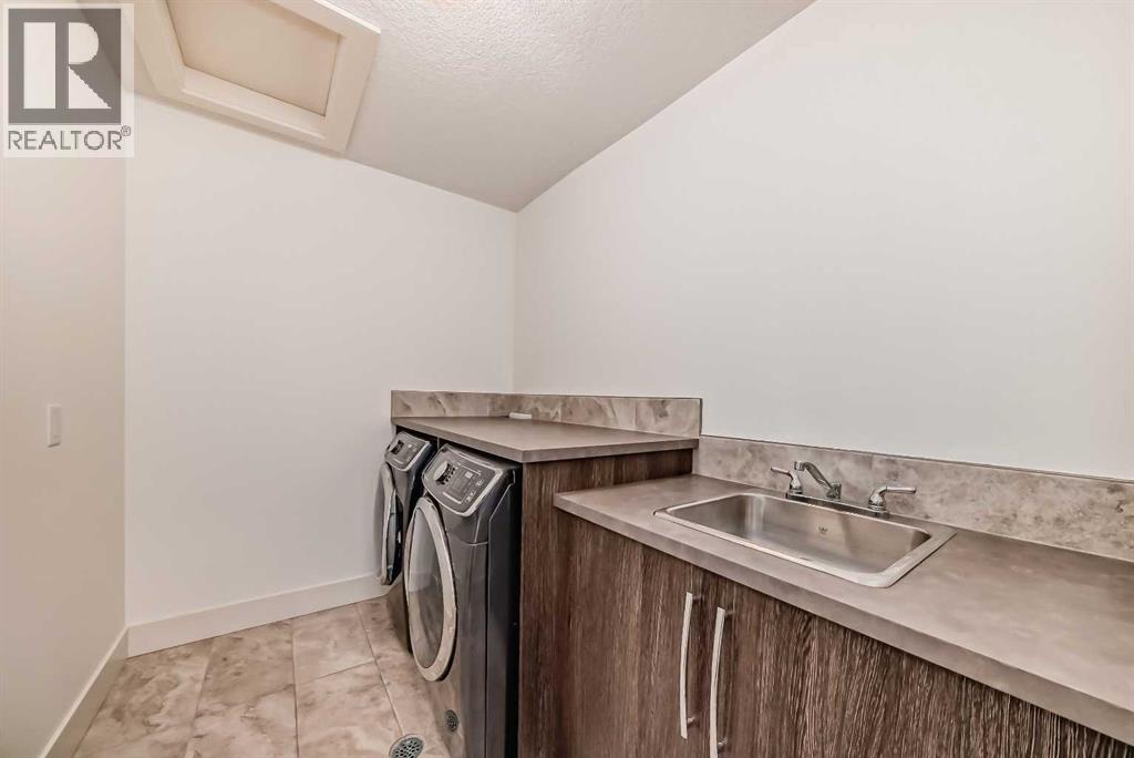 Single Family House for Sale in   Avenue NW Tuxedo Park Calgary 