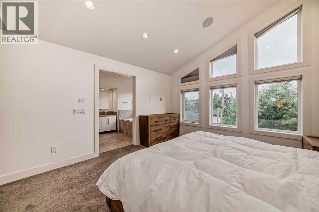 Single Family House for Sale in   Avenue NW Tuxedo Park Calgary 