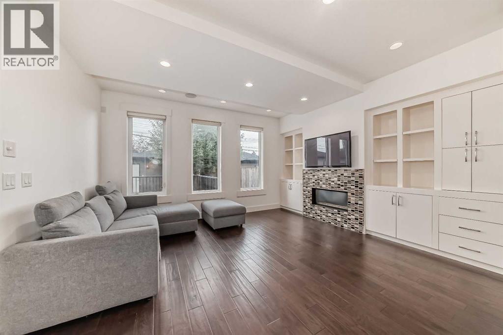 Single Family House for Sale in   Avenue NW Tuxedo Park Calgary 