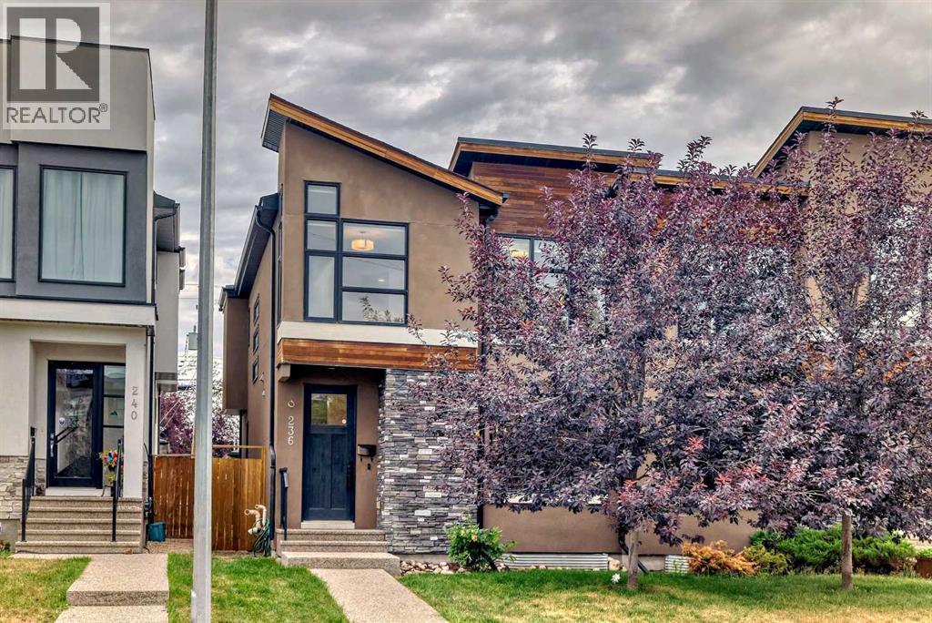 Single Family House for Sale in   Avenue NW Tuxedo Park Calgary 