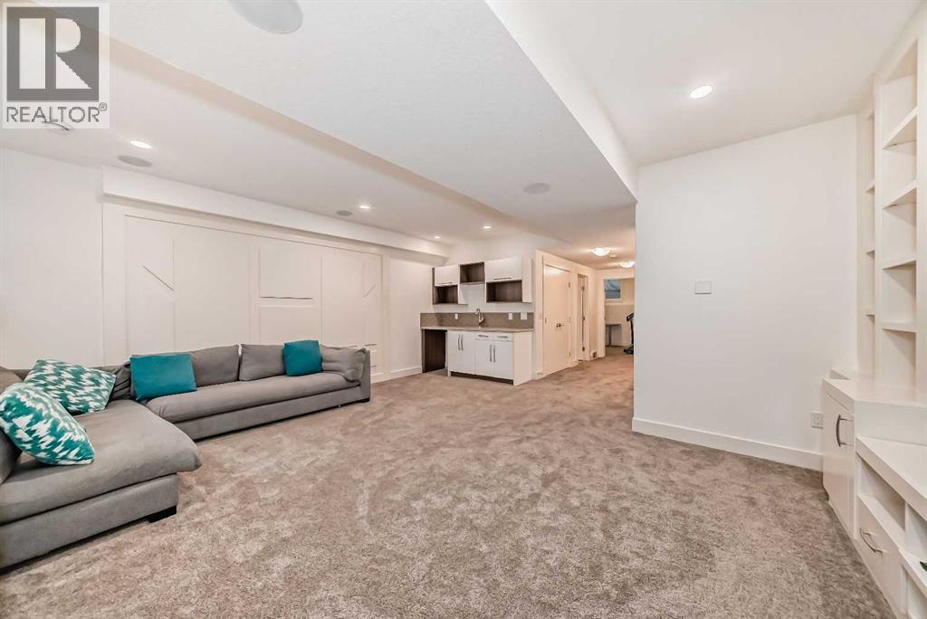 Single Family House for Sale in   Avenue NW Tuxedo Park Calgary 