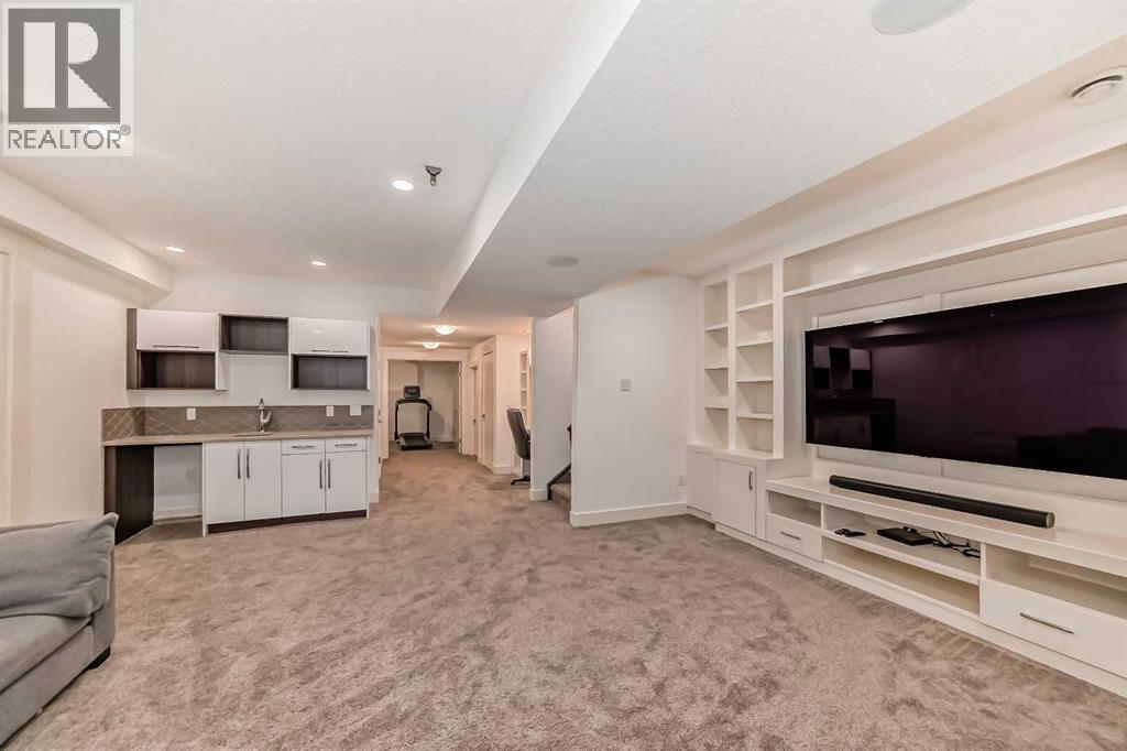 Single Family House for Sale in   Avenue NW Tuxedo Park Calgary 