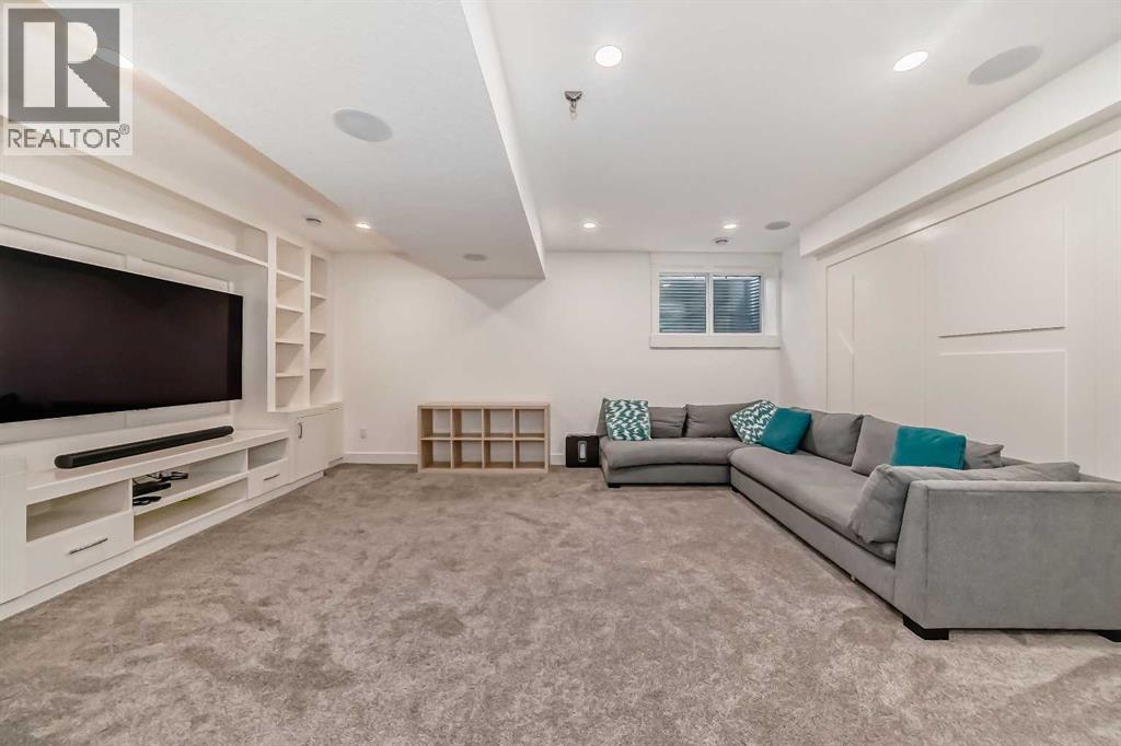 Single Family House for Sale in   Avenue NW Tuxedo Park Calgary 