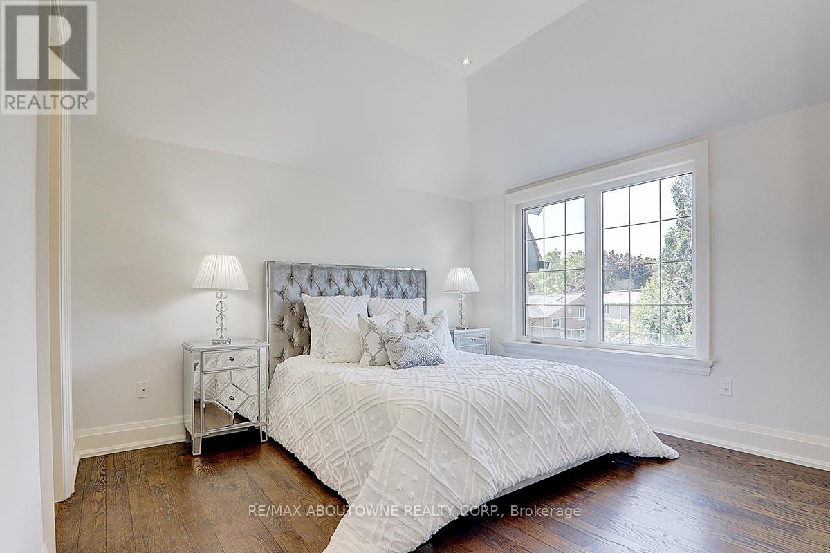 Photo 29 of 69 Heathview Avenue, Toronto ON