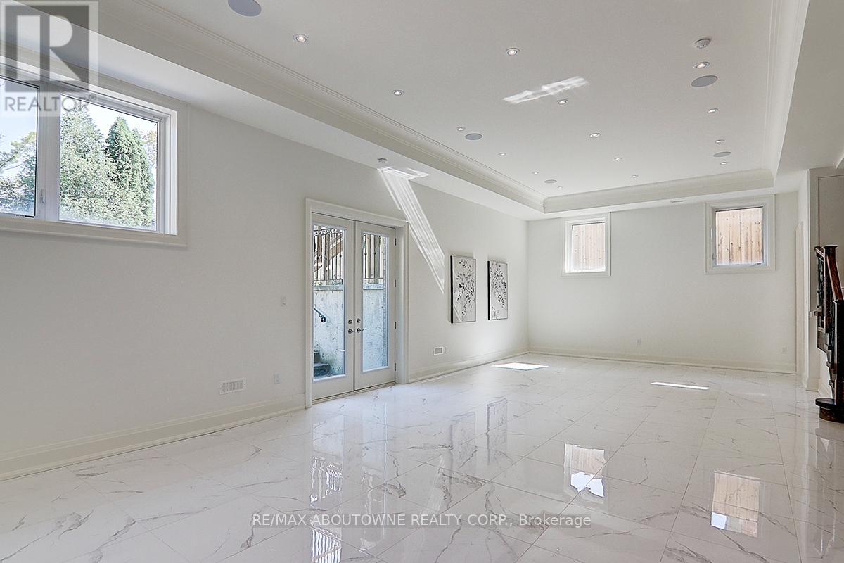 Photo 38 of 69 Heathview Avenue, Toronto ON
