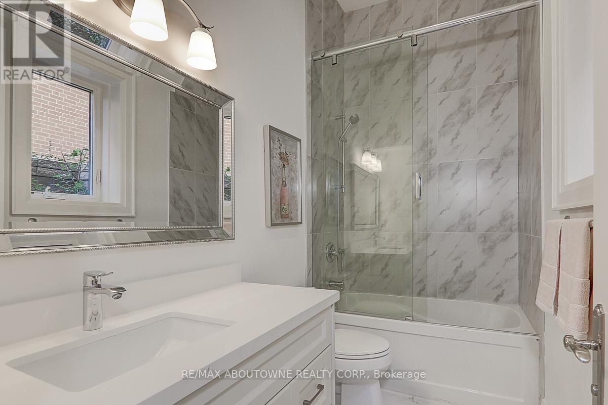 Photo 40 of 69 Heathview Avenue, Toronto ON