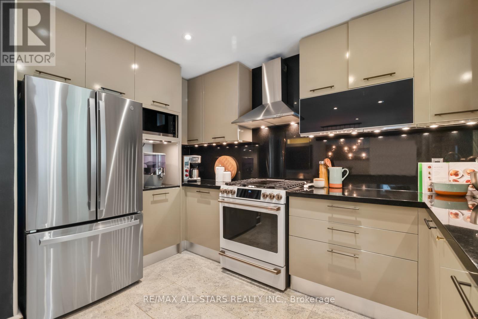Photo 19 of 12 Glen Davis Crescent, Toronto ON
