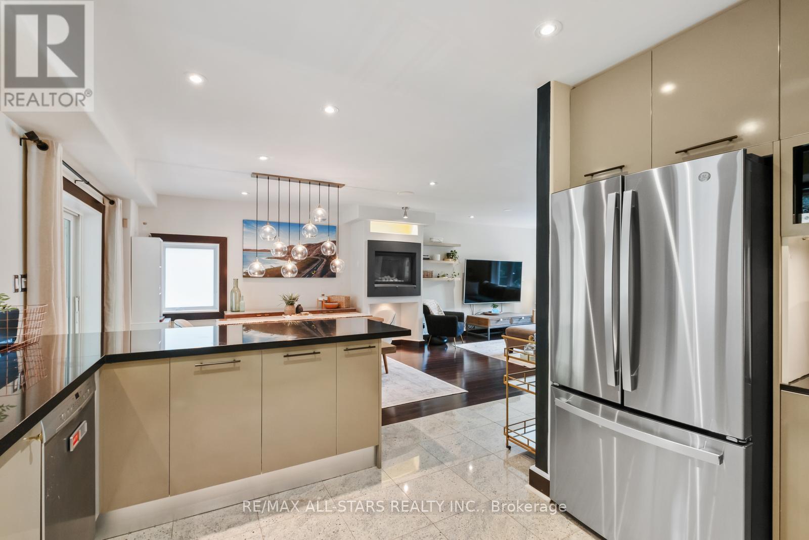 Photo 20 of 12 Glen Davis Crescent, Toronto ON