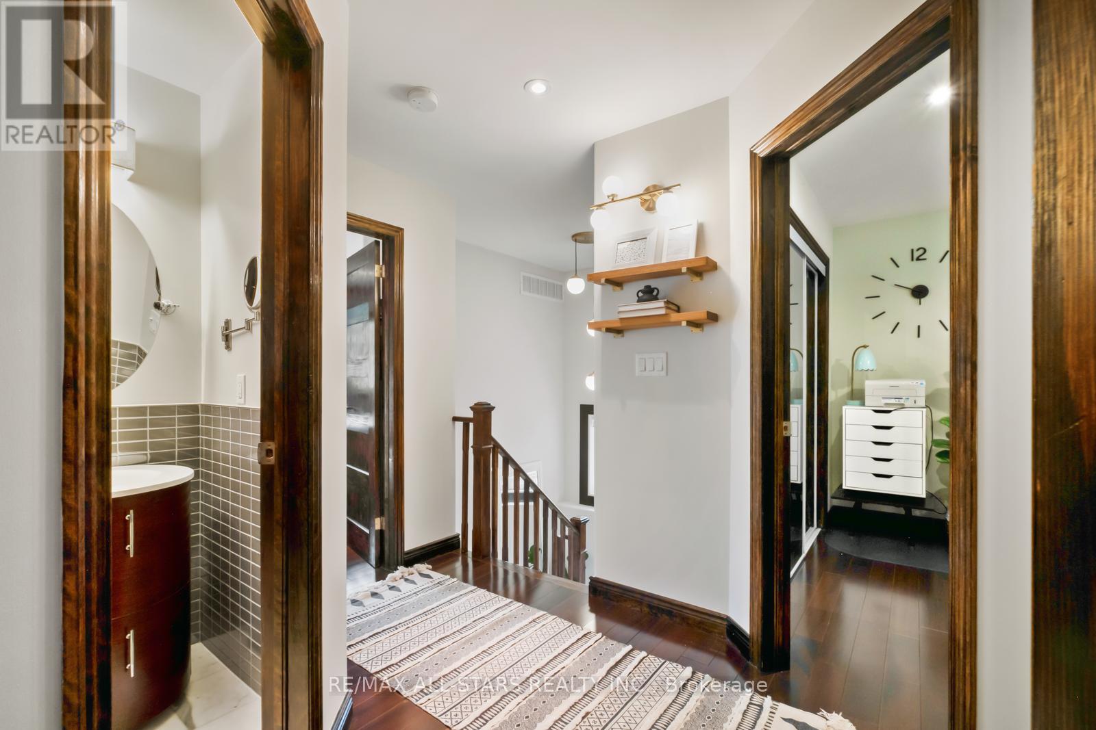 Photo 23 of 12 Glen Davis Crescent, Toronto ON
