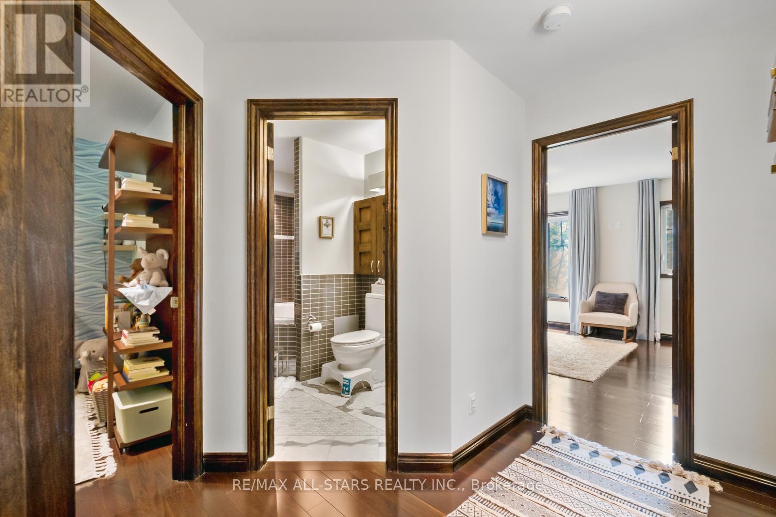 Photo 24 of 12 Glen Davis Crescent, Toronto ON