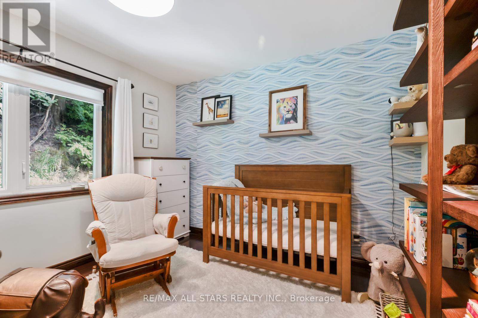 Photo 31 of 12 Glen Davis Crescent, Toronto ON
