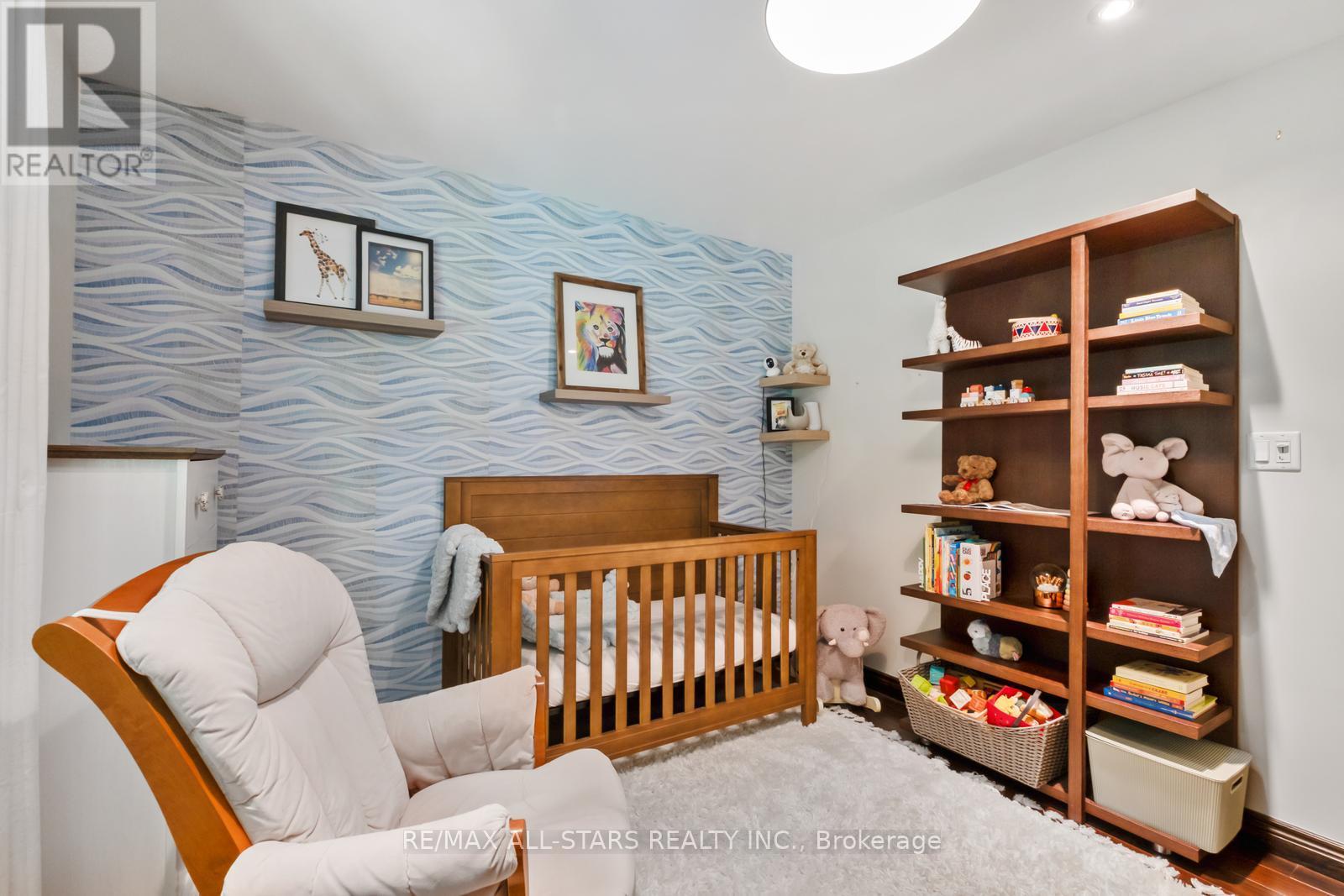 Photo 32 of 12 Glen Davis Crescent, Toronto ON