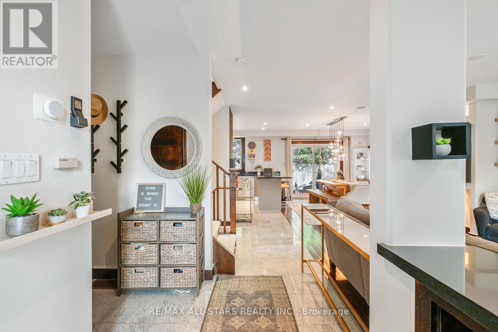 Photo 7 of 12 Glen Davis Crescent, Toronto ON