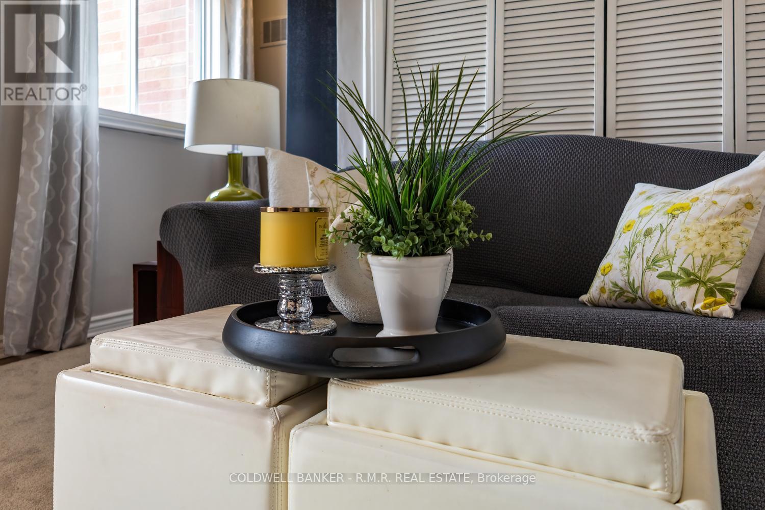 Photo 25 of 32 Mugford Road, Aurora ON