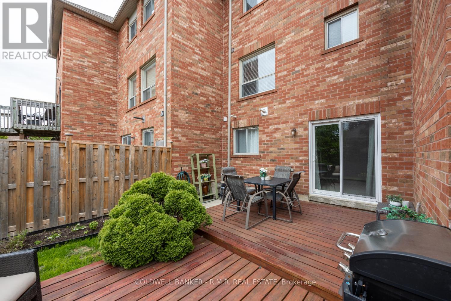 Photo 16 of 32 Mugford Road, Aurora ON