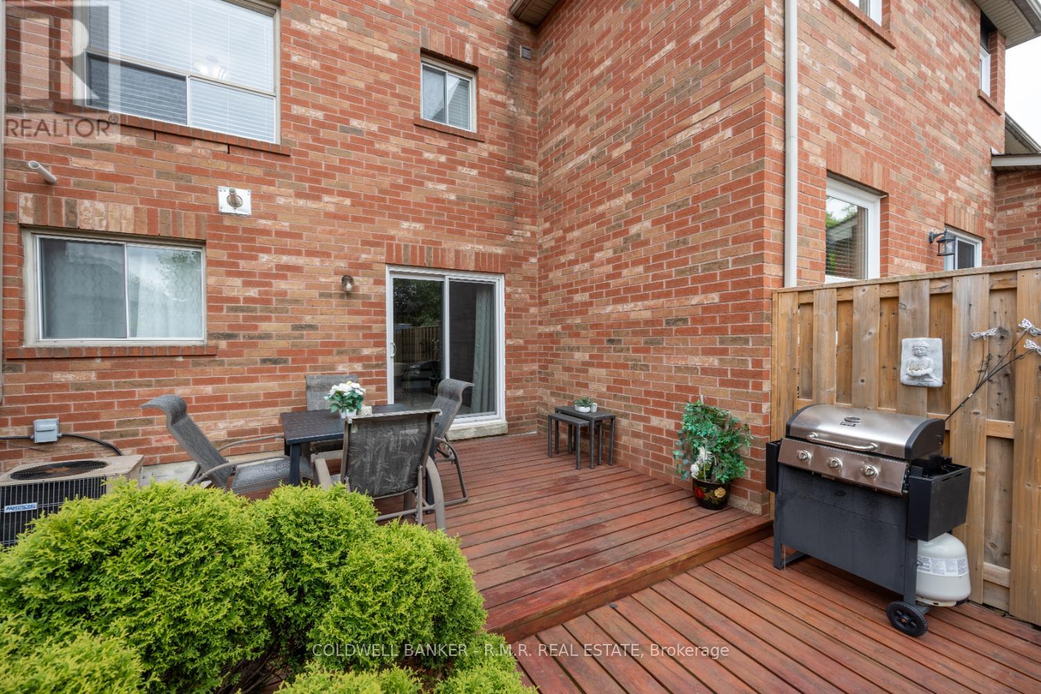 Photo 30 of 32 Mugford Road, Aurora ON