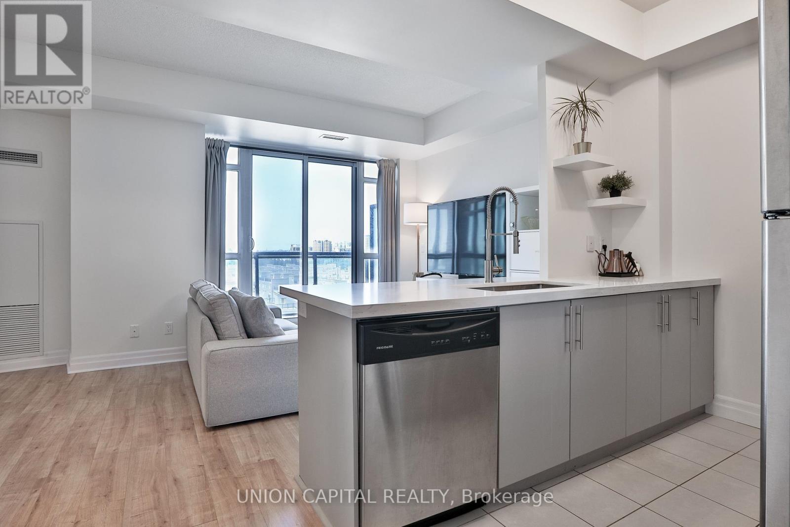 Photo 25 of 801 8110 Birchmount Road, Markham ON
