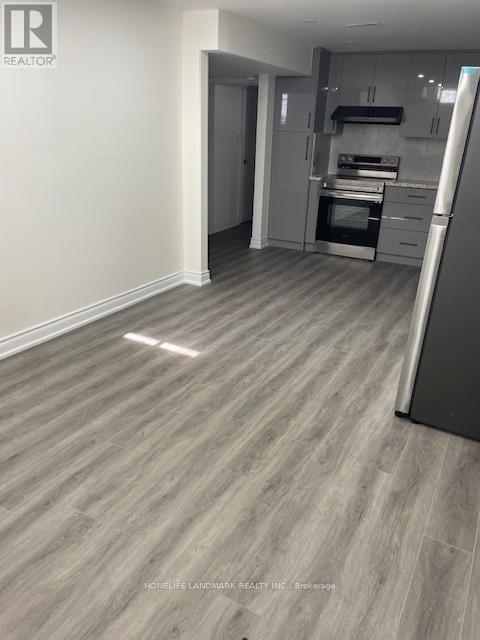 Photo 9 of Basement 162 Doubtfire Crescent, Markham ON