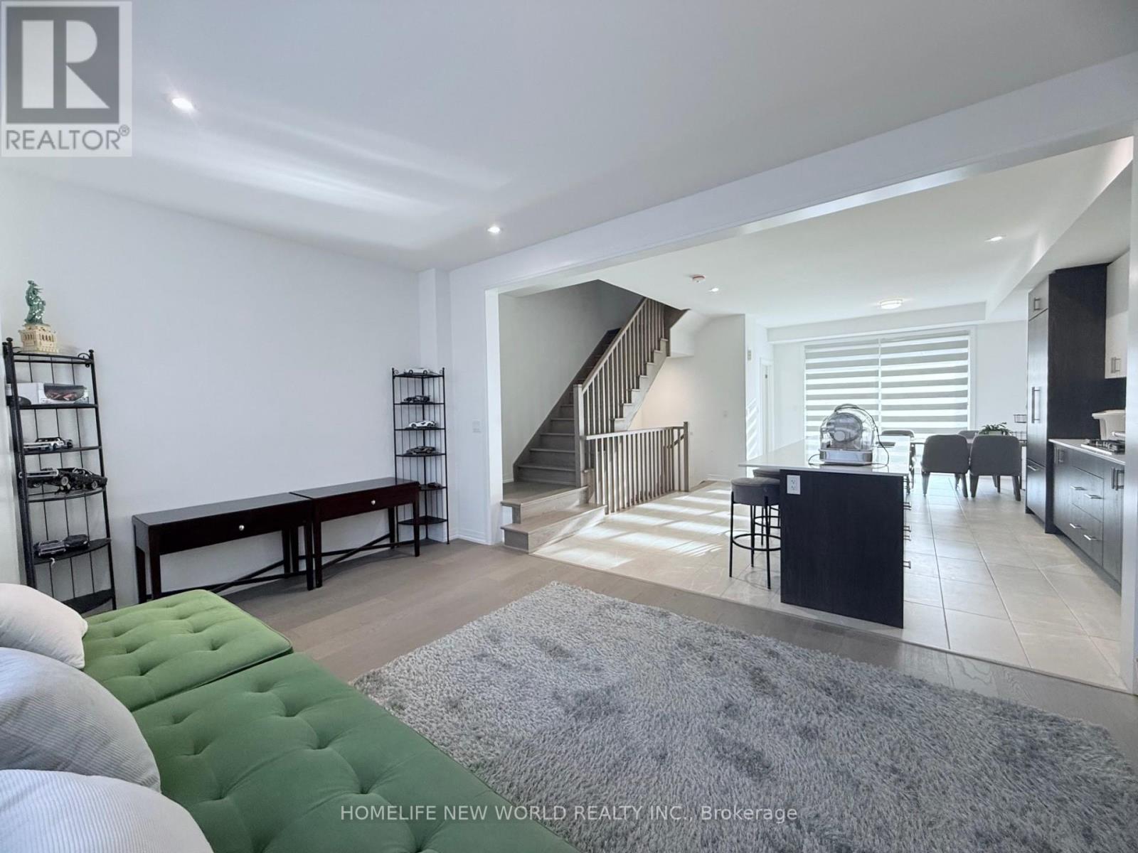 Photo 23 of 9100 Woodbine Avenue, Markham ON