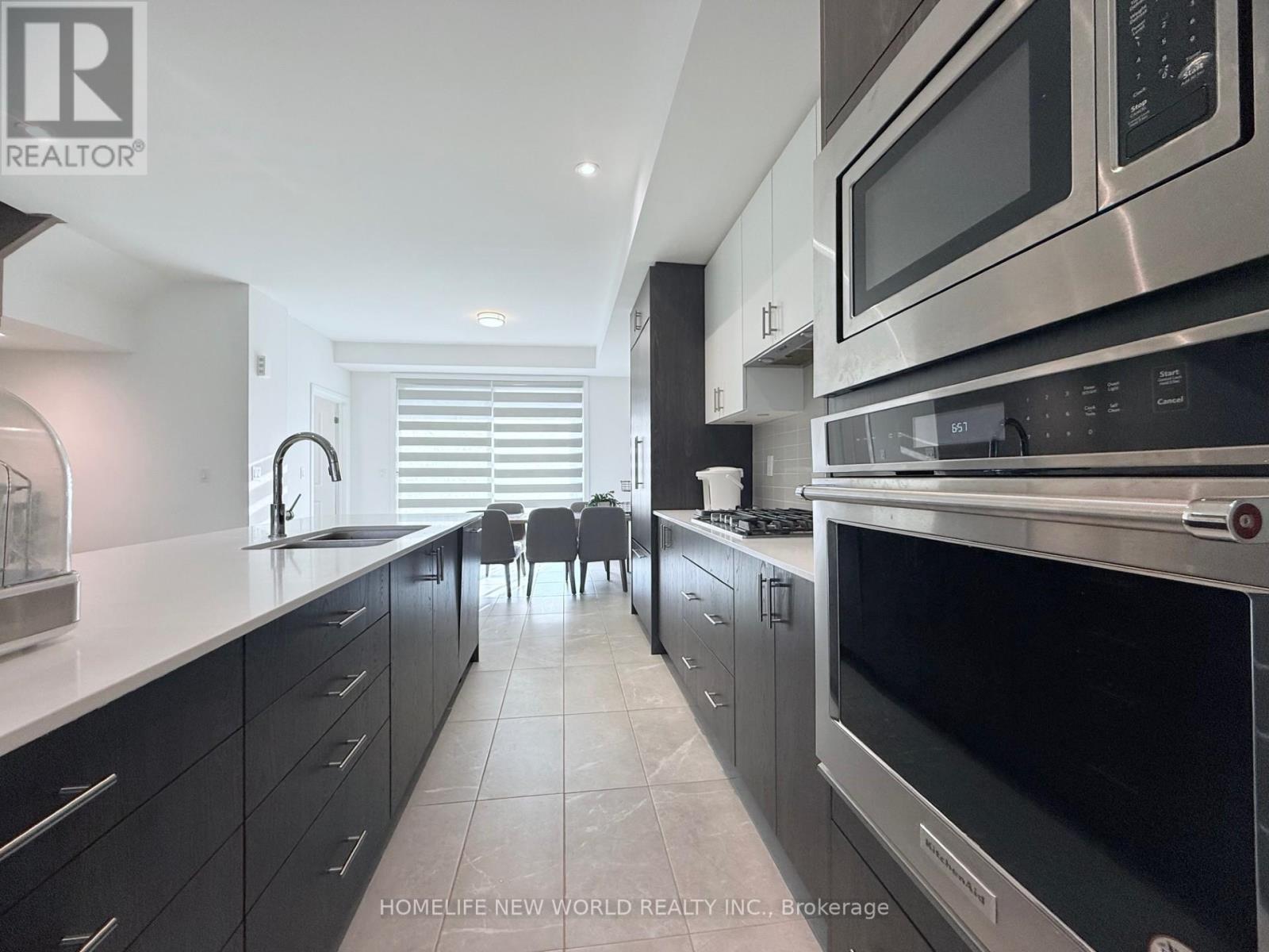 Photo 9 of 9100 Woodbine Avenue, Markham ON