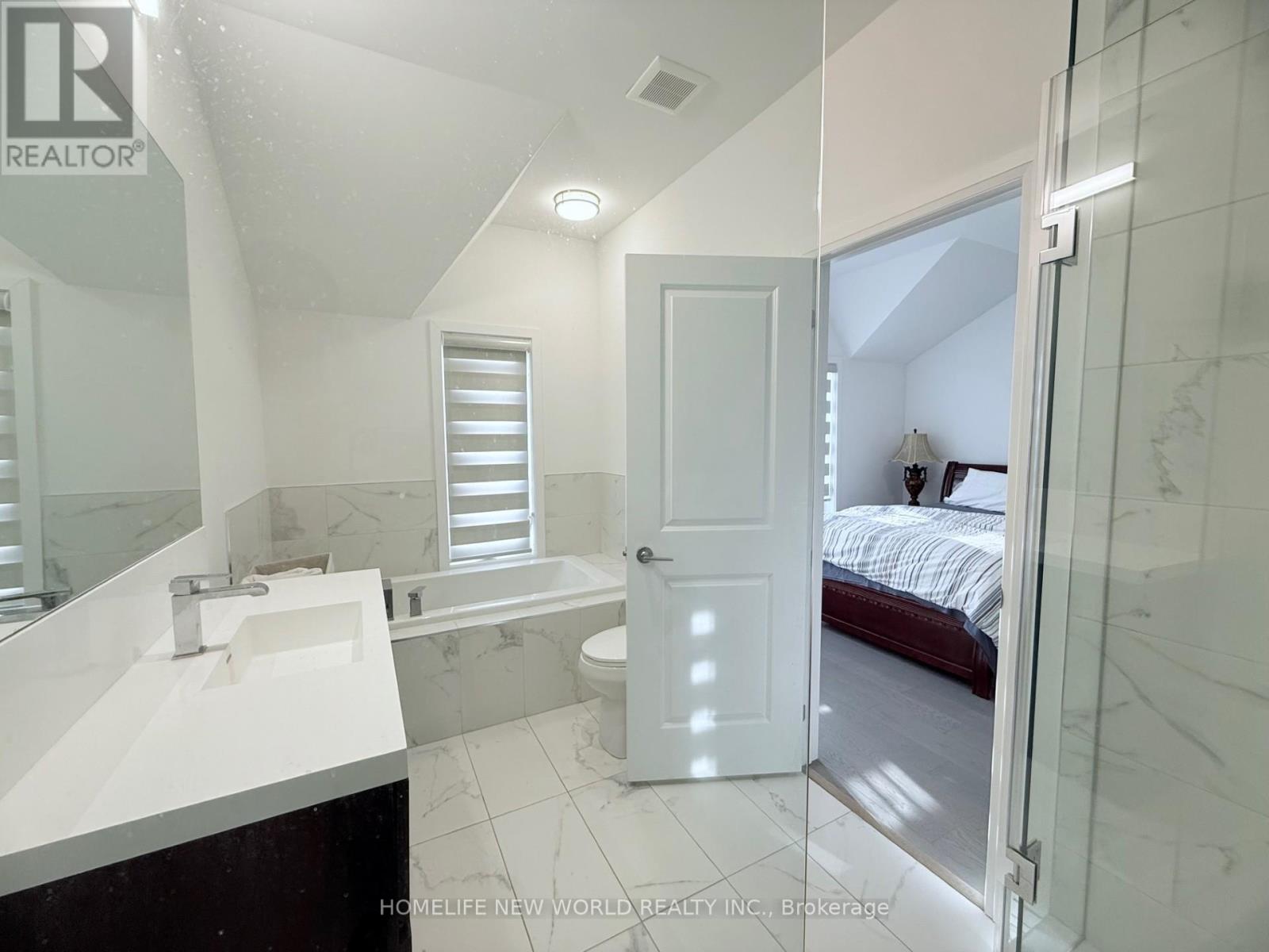Photo 24 of 9100 Woodbine Avenue, Markham ON