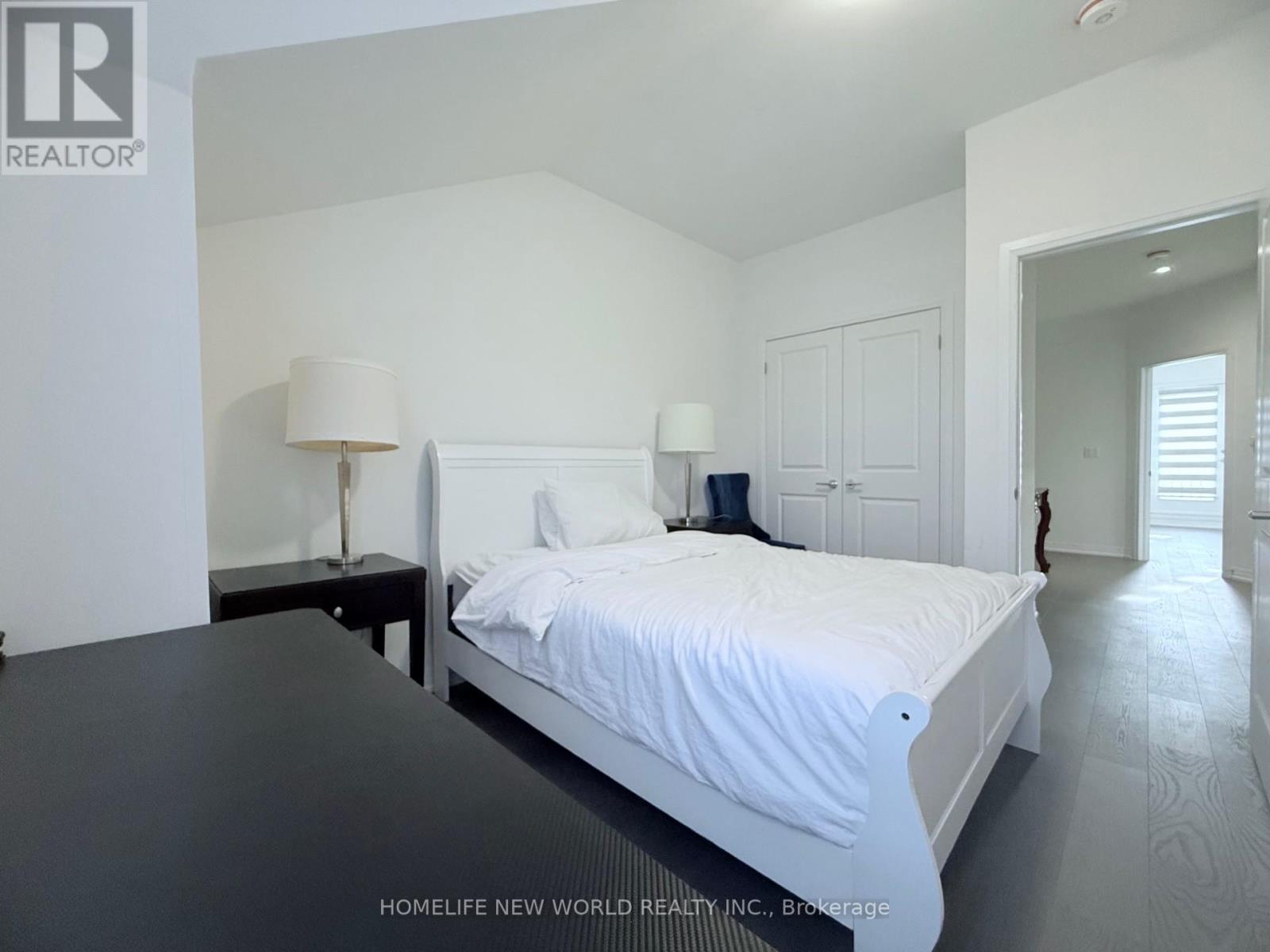Photo 5 of 9100 Woodbine Avenue, Markham ON
