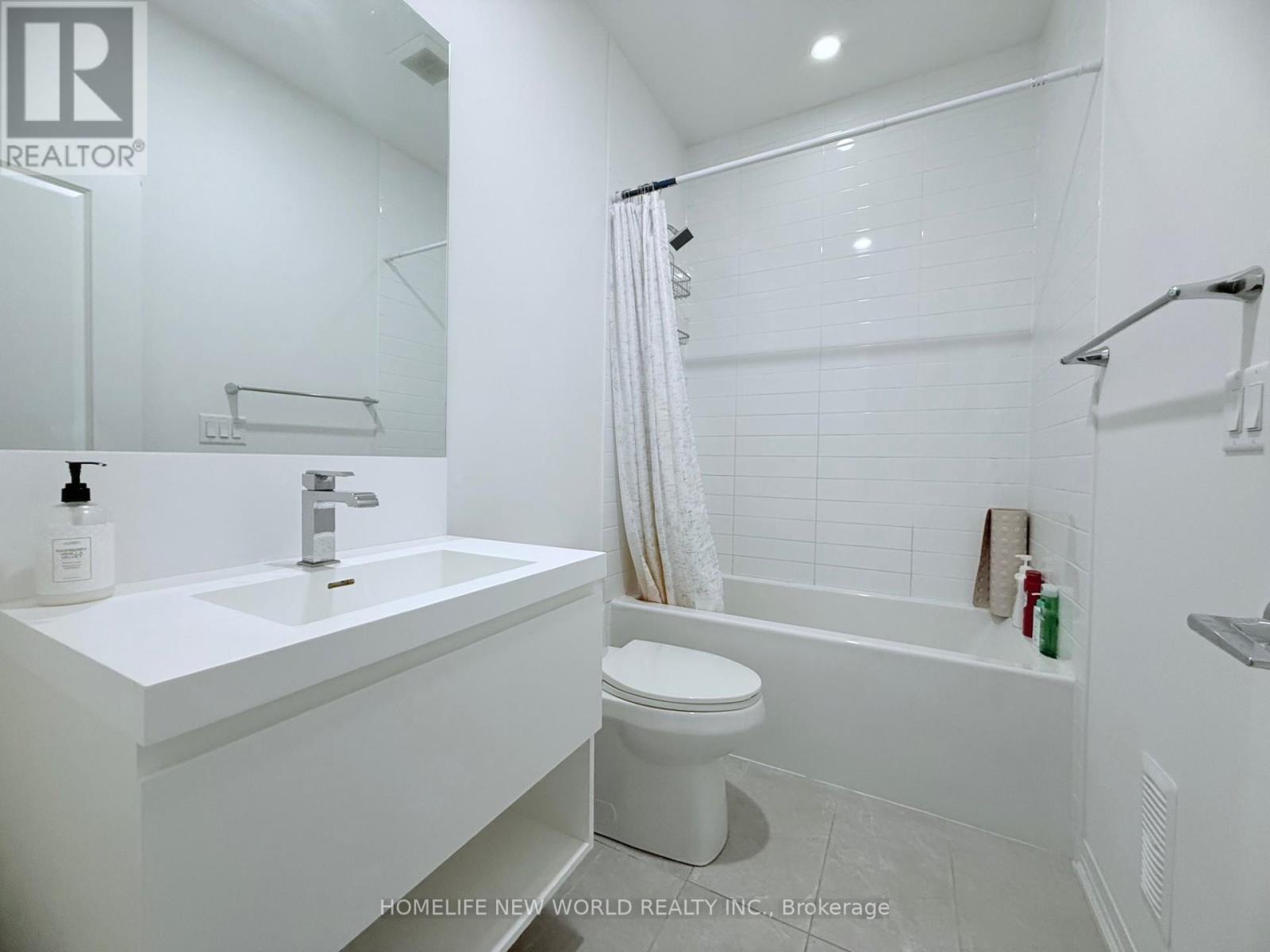 Photo 15 of 9100 Woodbine Avenue, Markham ON