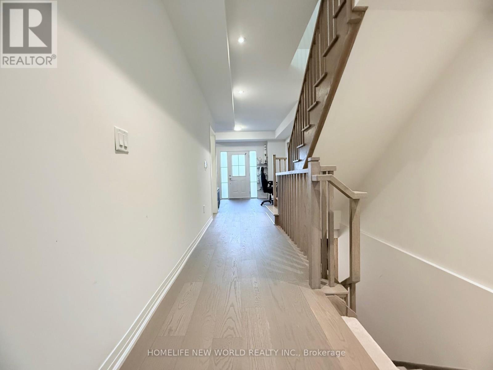 Photo 13 of 9100 Woodbine Avenue, Markham ON