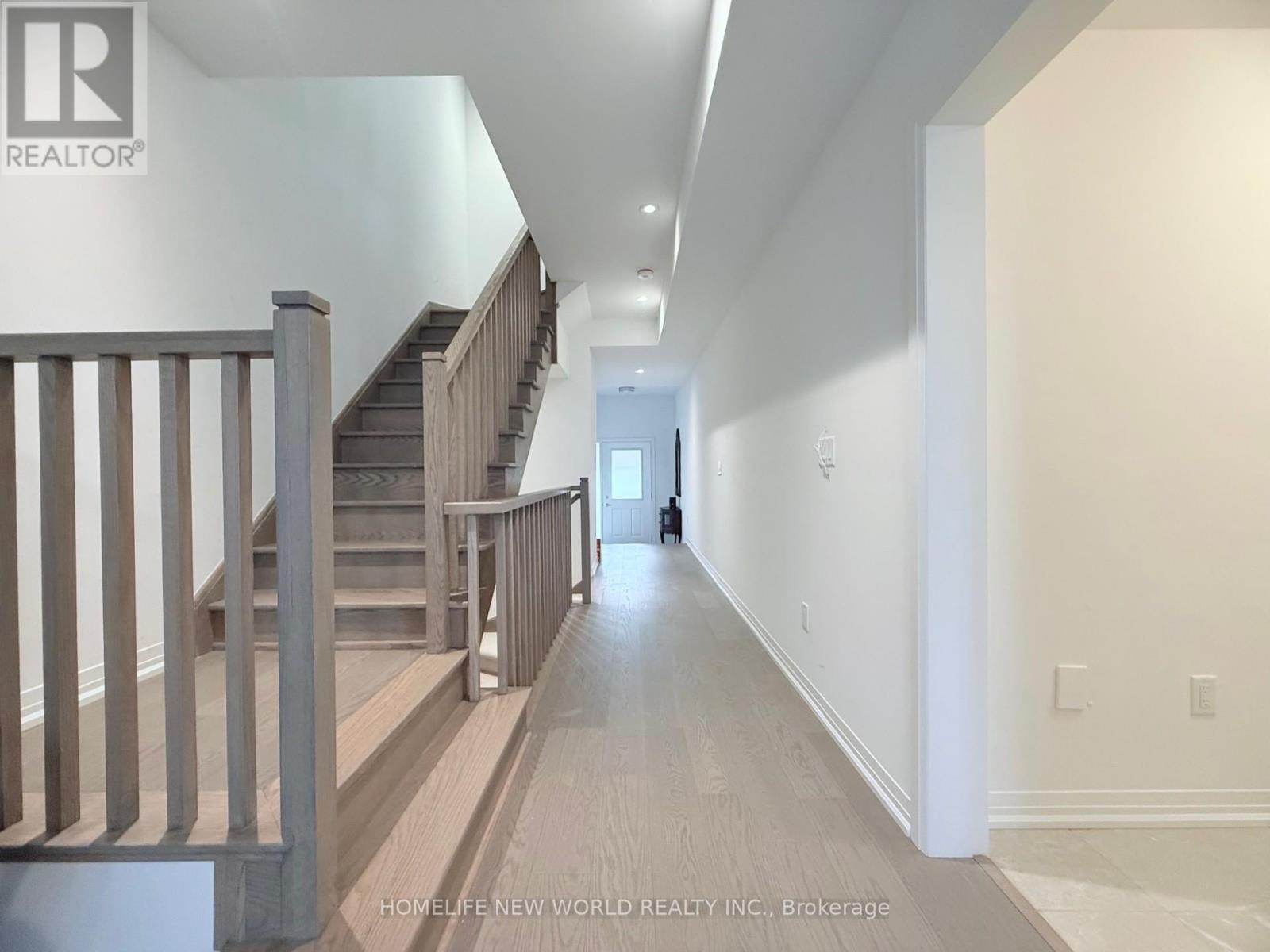 Photo 16 of 9100 Woodbine Avenue, Markham ON