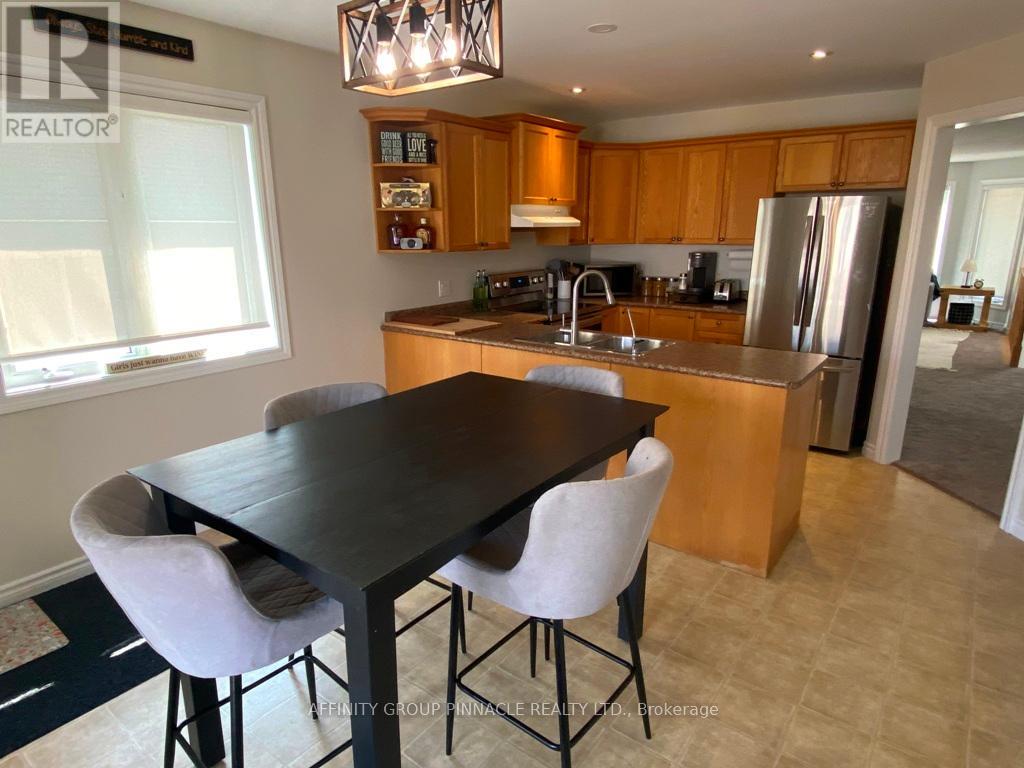 Photo 12 of 37 Springdale Drive, Kawartha Lakes ON