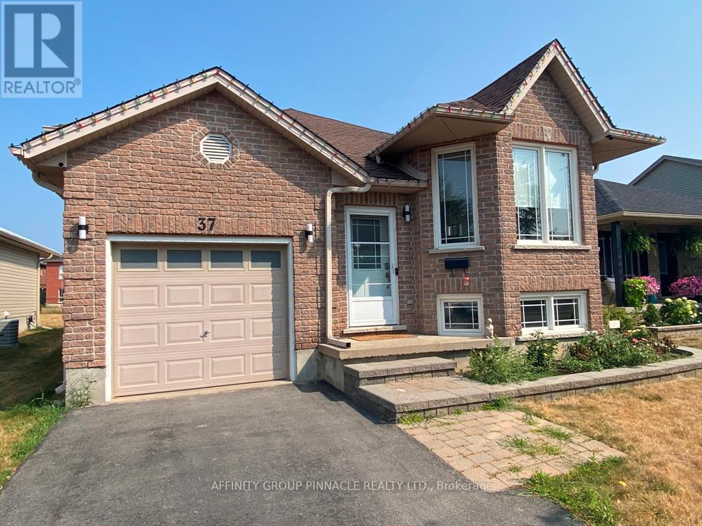 Photo 2 of 37 Springdale Drive, Kawartha Lakes ON
