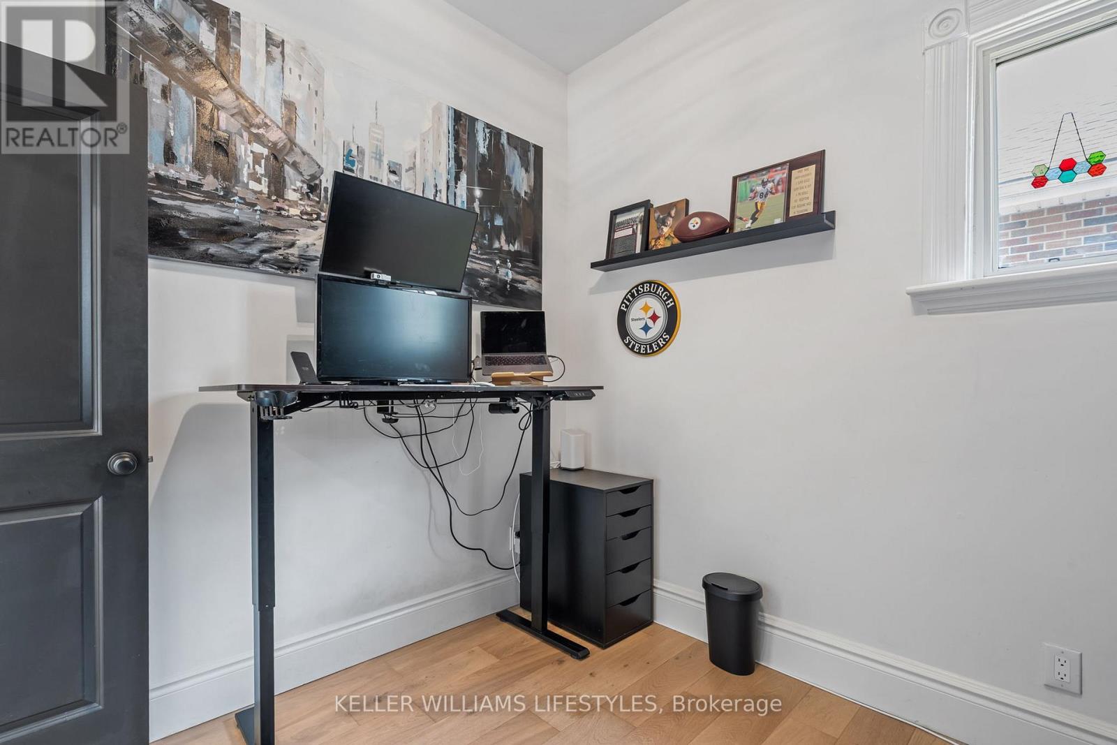 Photo 4 of 18 Sycamore Street, London East ON