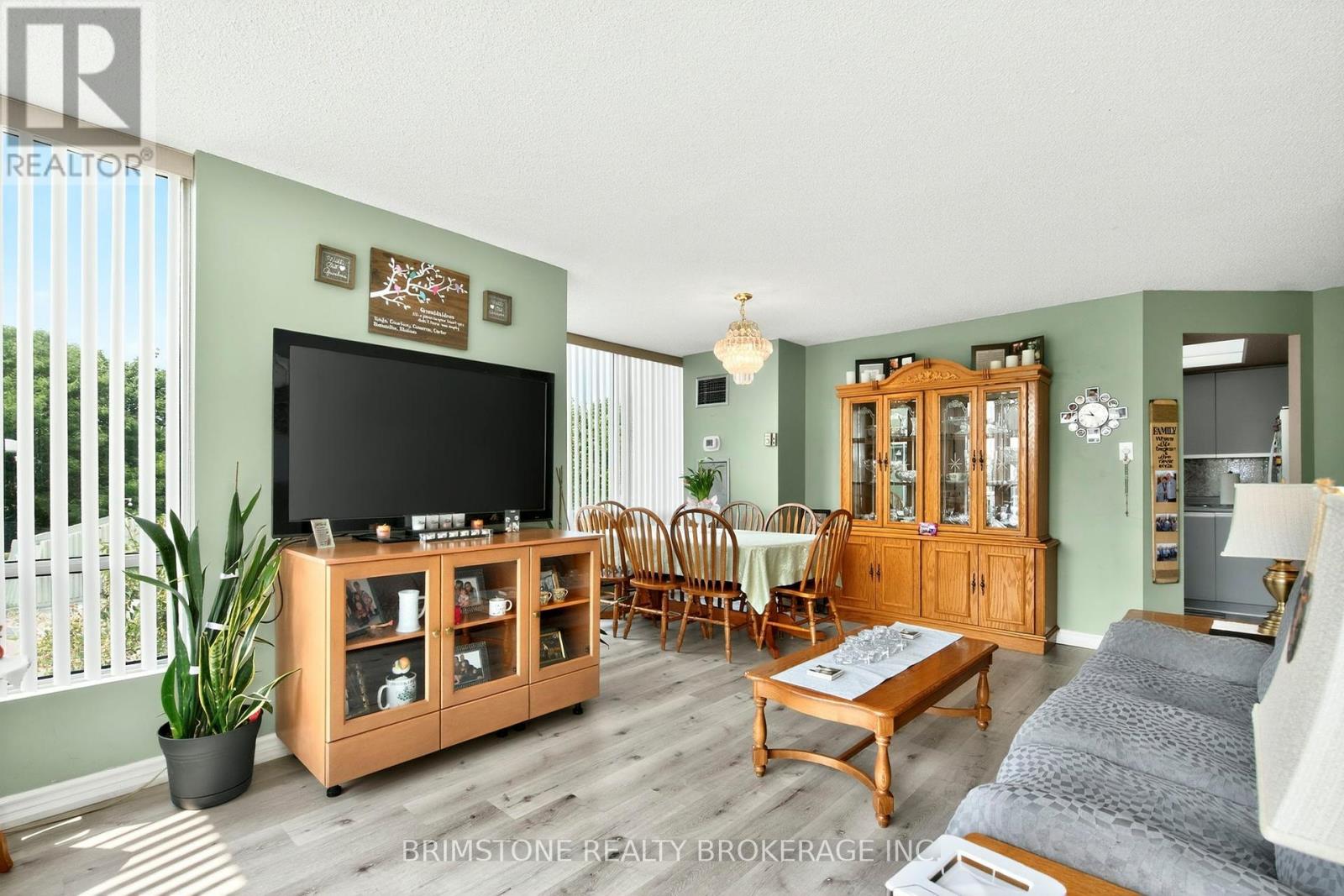 Photo 49 of 202 26 Hanover Road, Brampton ON