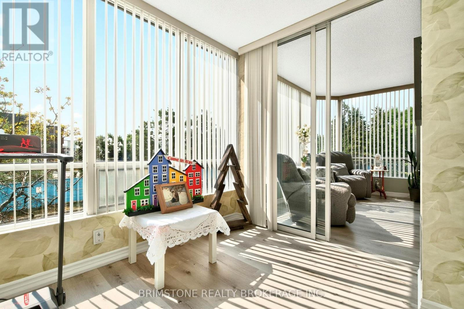 Photo 26 of 202 26 Hanover Road, Brampton ON