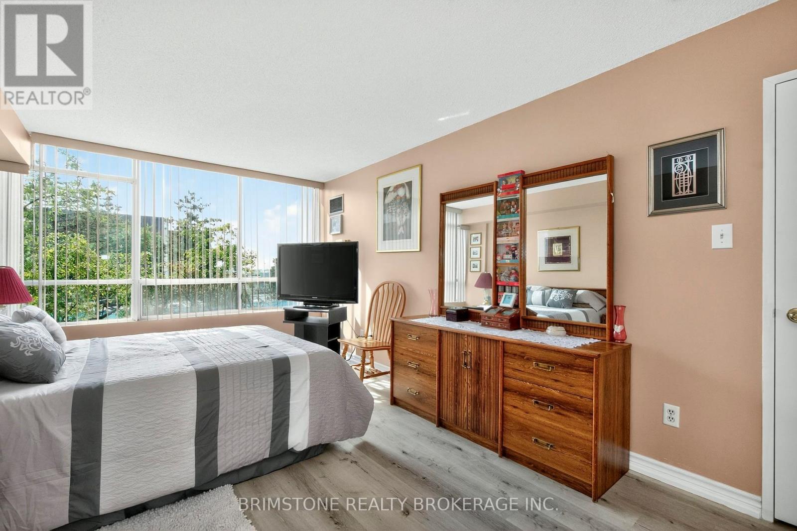 Photo 29 of 202 26 Hanover Road, Brampton ON