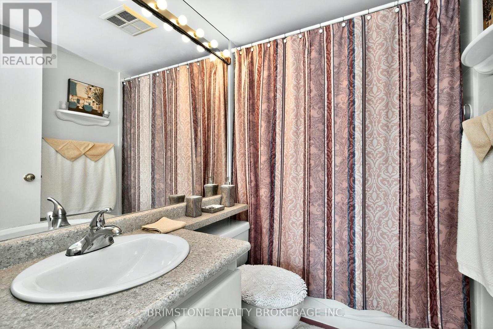 Photo 19 of 202 26 Hanover Road, Brampton ON