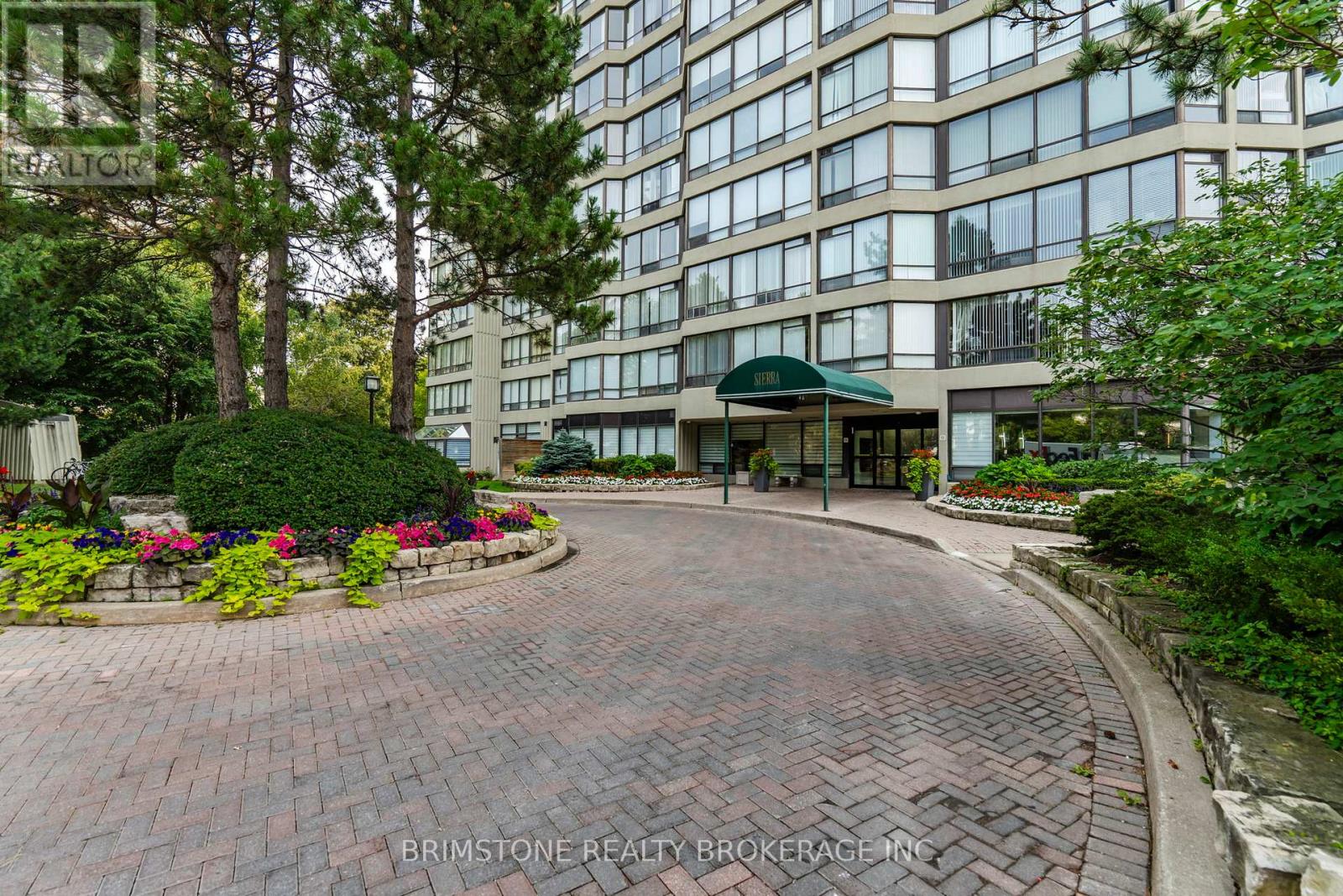 Photo 9 of 202 26 Hanover Road, Brampton ON