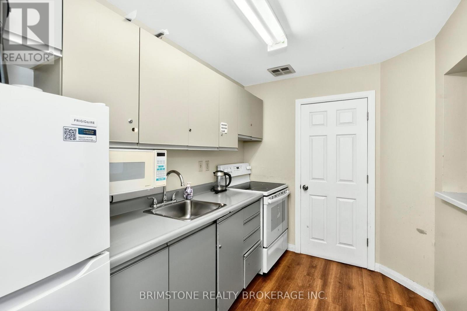 Photo 30 of 202 26 Hanover Road, Brampton ON
