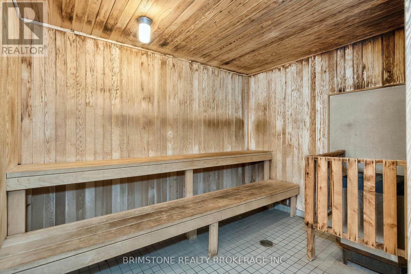 Photo 7 of 202 26 Hanover Road, Brampton ON