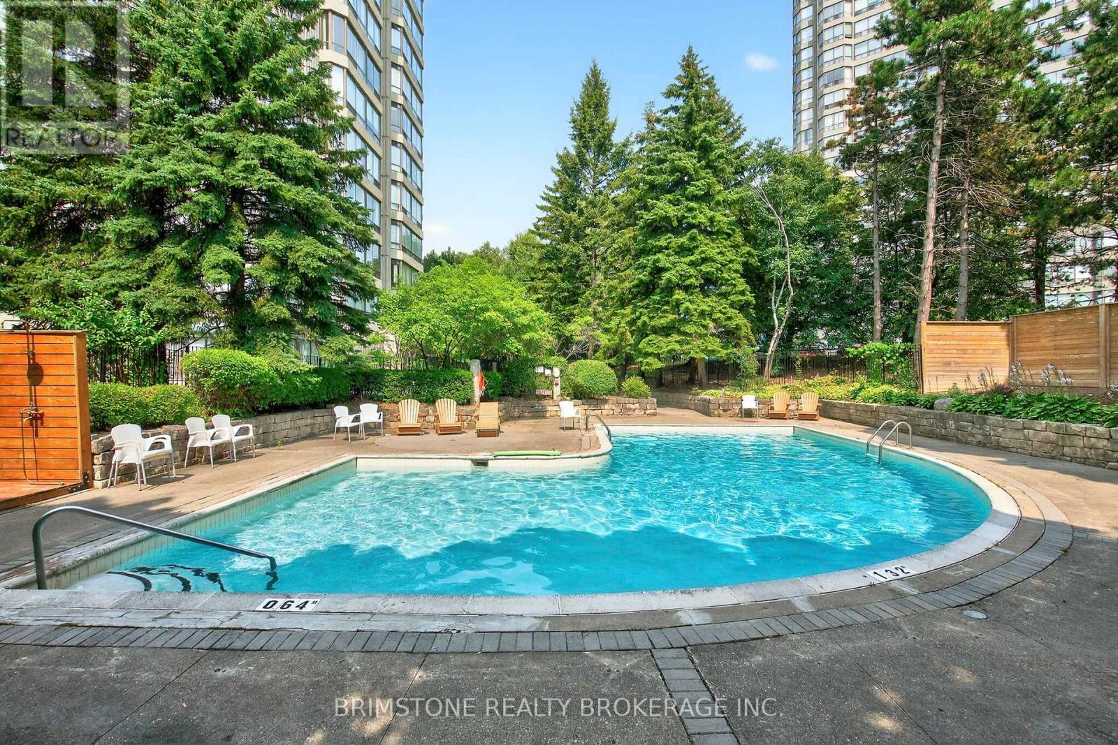 Photo 32 of 202 26 Hanover Road, Brampton ON