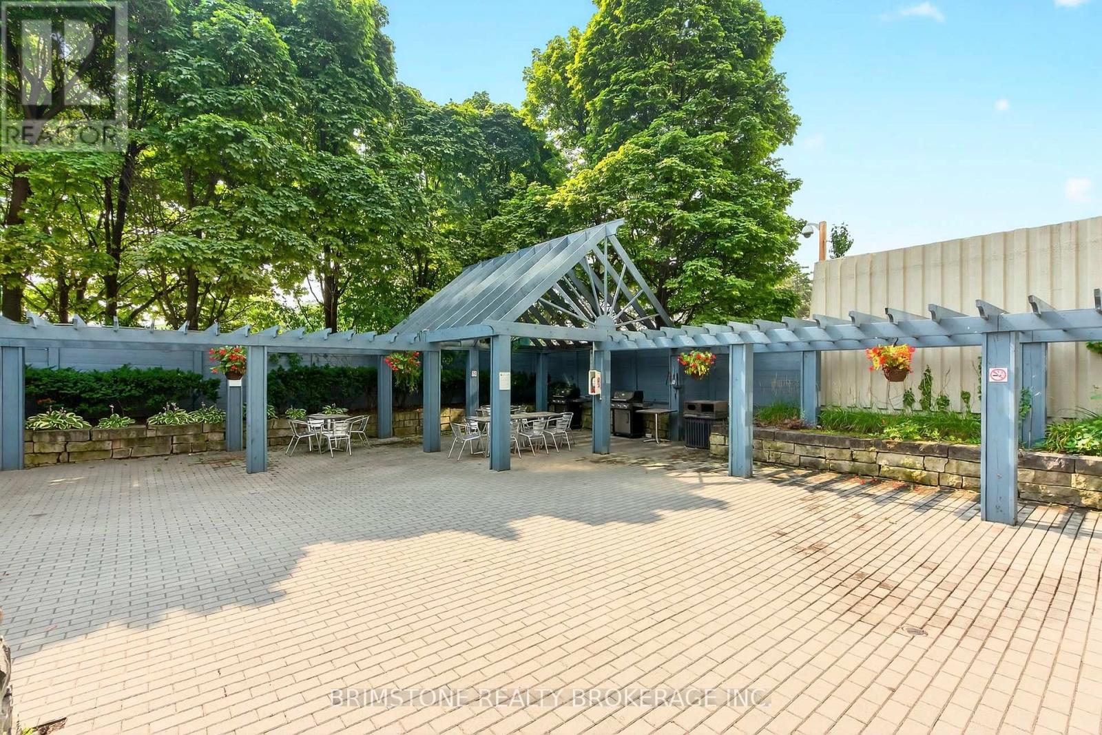 Photo 13 of 202 26 Hanover Road, Brampton ON