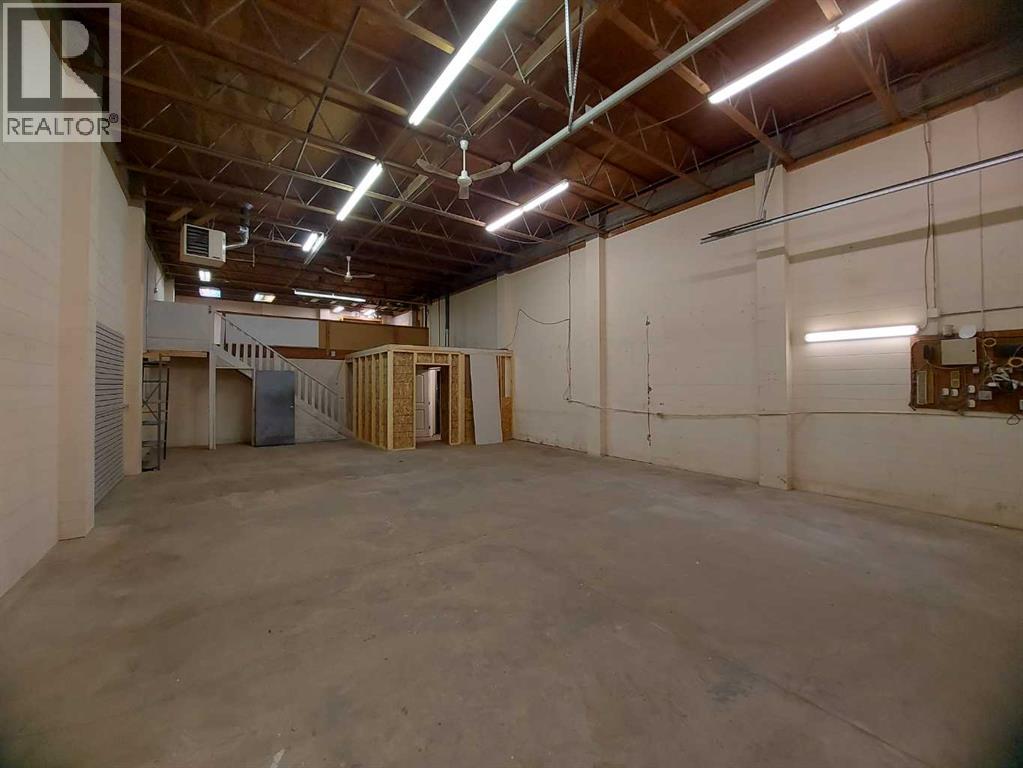 Photo 11 of 5912 54 Avenue, Red Deer AB