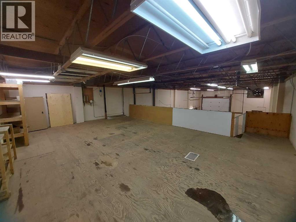 Photo 8 of 5912 54 Avenue, Red Deer AB